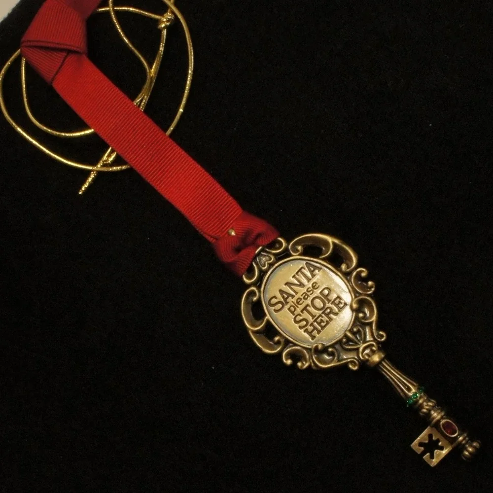Santa Please Stop Here Ornament Gold Tone Key Christmas Wall‎ Door Hanger